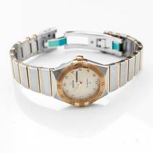 Thumbnail von Omega Constellation 131.20.28.60.52.001 - Constellation Manhattan Quartz 28 mm Quartz Silver Dial Sedna Gold </h1>