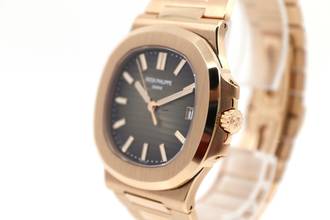 Thumbnail von Patek Philippe Nautilus 5711/1R | rare Cal. 26-330 | Full Set 2019 | Roségold