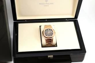 Thumbnail von Patek Philippe Nautilus 5711/1R | rare Cal. 26-330 | Full Set 2019 | Roségold