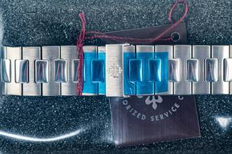 Thumbnail von Patek Philippe Nautilus rare Jumbo Nautilus | 5713/1G | Whitegold | Diamond Bezel | sealed