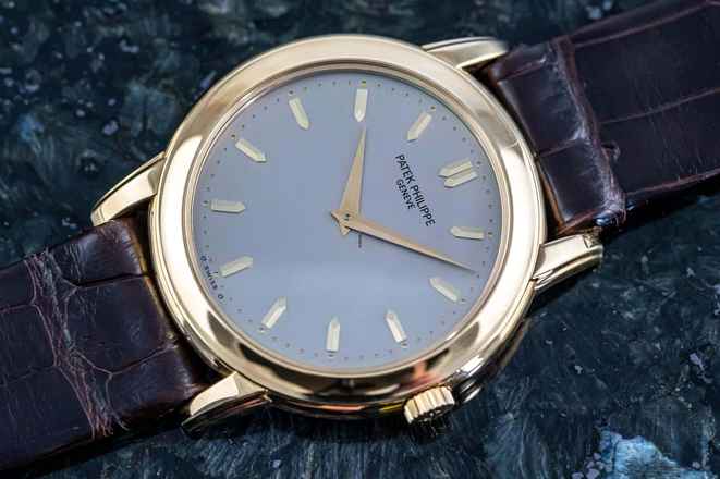 Patek Philippe Calatrava 5032 | Kal. 240 Automatyczny | 36 mm | zakręcana tylna pokrywa