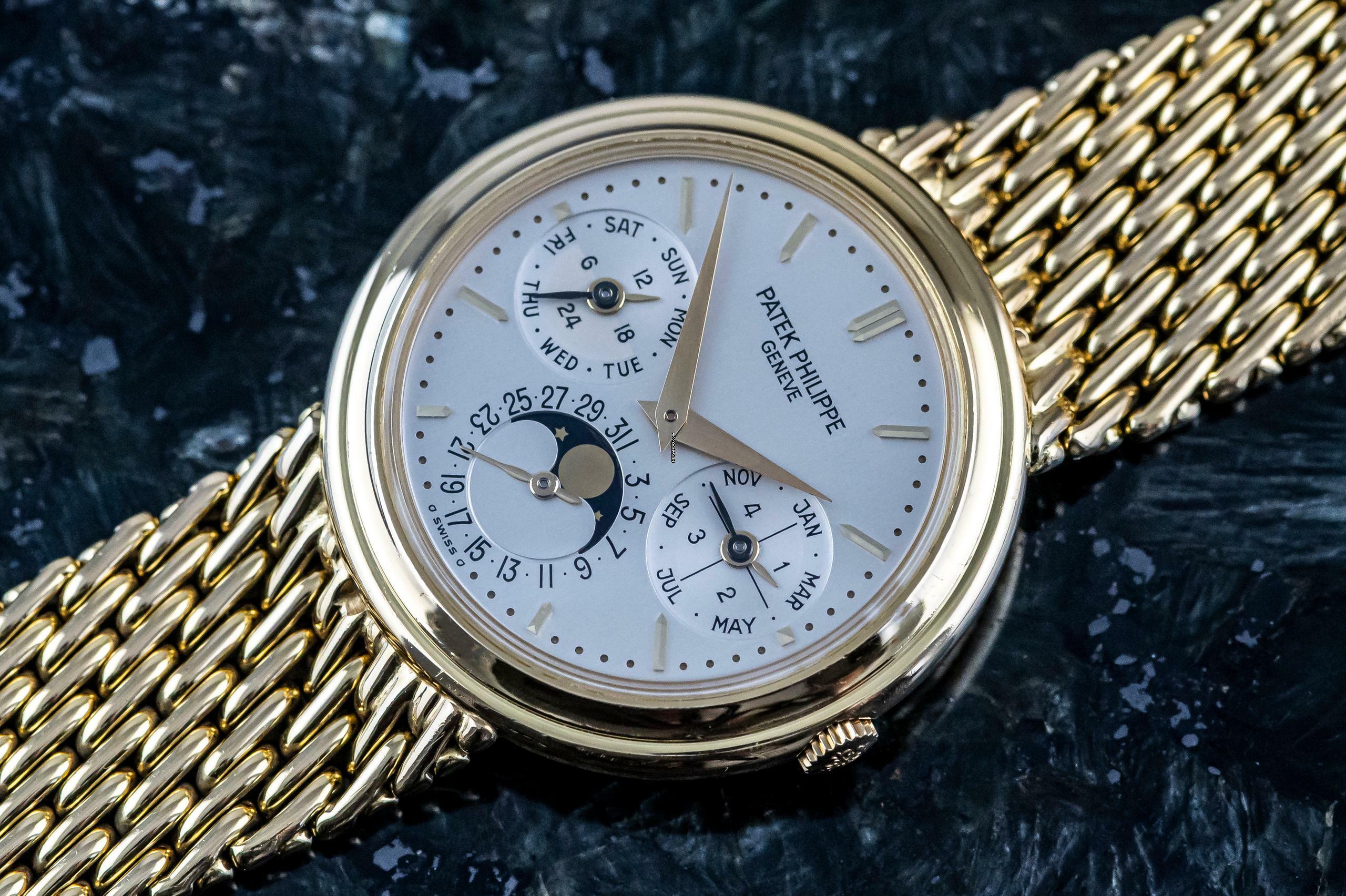 Patek Philippe Perpetual Calendar Reference 3945J | 18k Yellowgold | 3940 with Gold Bracelet