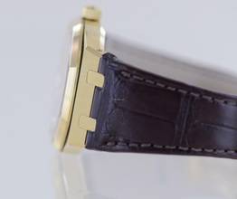 Thumbnail von Audemars Piguet Royal Oak Selfwinding Automatic Date 18K Gelbgold 39mm 15300 white Dial rar </h1>