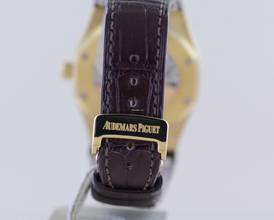 Thumbnail von Audemars Piguet Royal Oak Selfwinding Automatic Date 18K Gelbgold 39mm 15300 white Dial rar </h1>