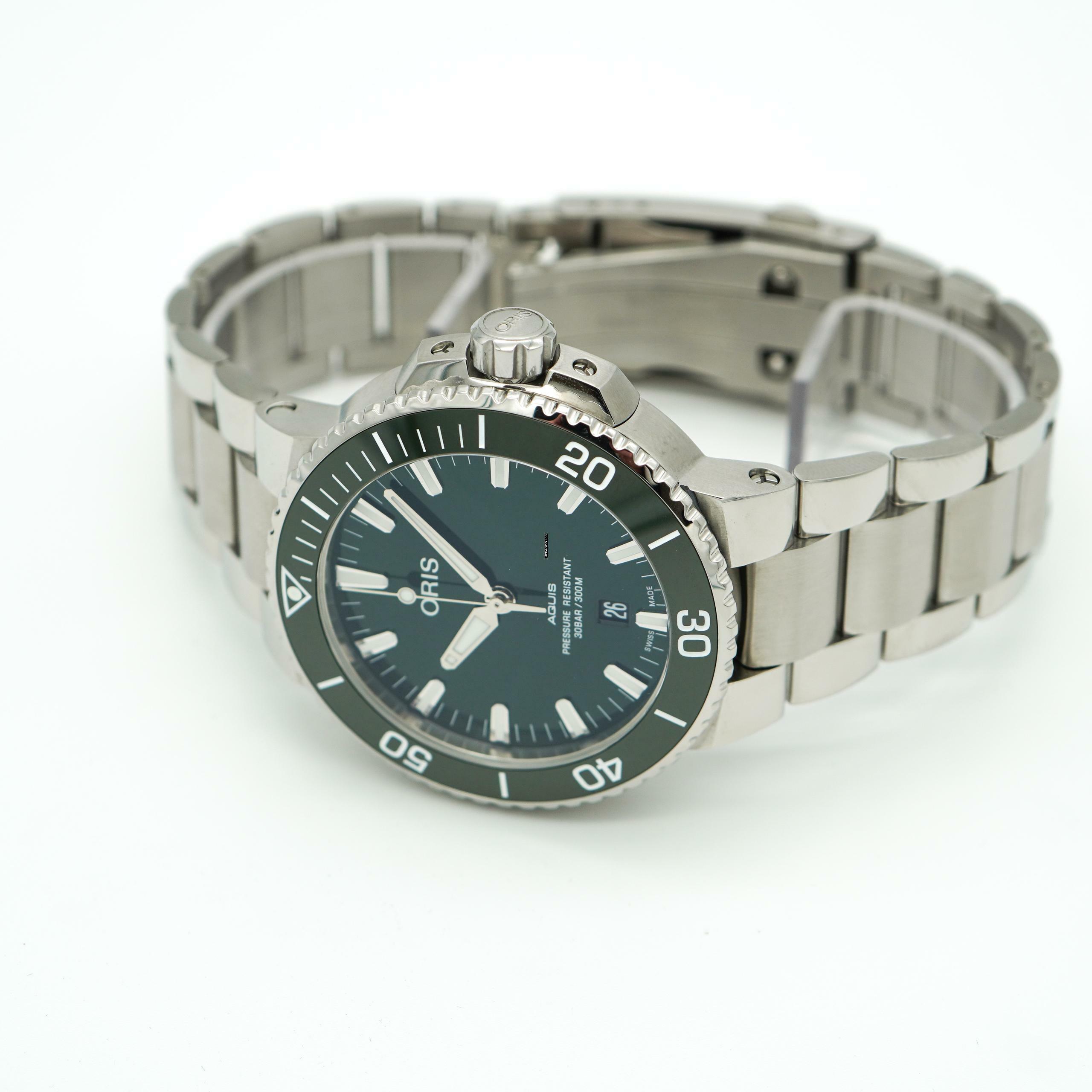 Oris Aquis Date 01 733 7730 4157 </h1>