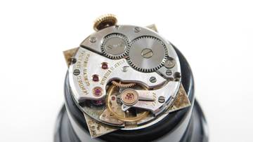 Thumbnail von Rolex Tank Squared Chronometer massiv Gelbgold Kaliber 1200 small second </h1>