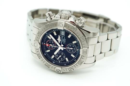  Breitling Avenger II Chronograph </h1> 