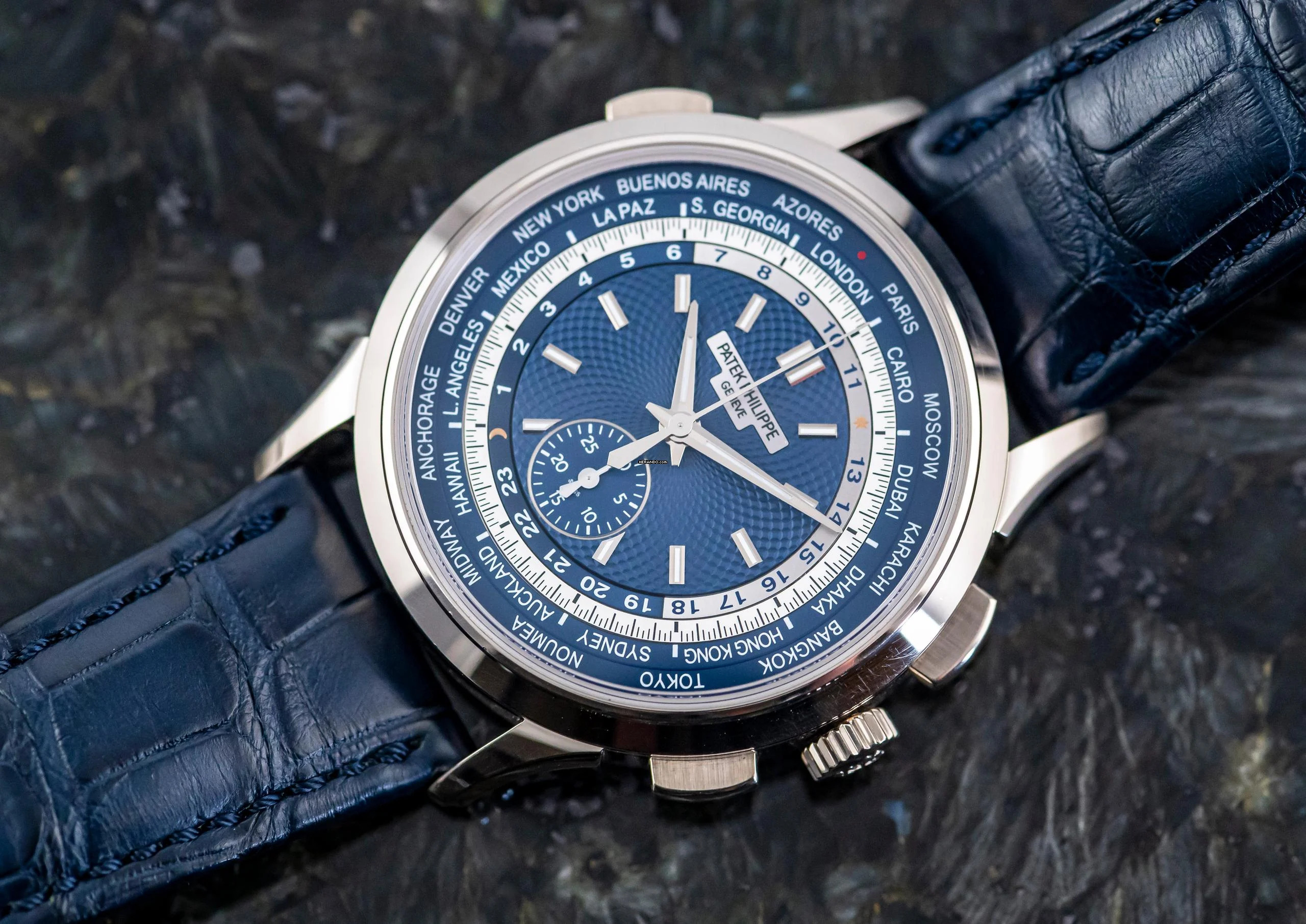 Patek Philippe World Time Chronograph 5930G-001 | Full Set 2018 | Whitegold