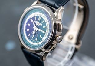 Thumbnail von Patek Philippe World Time Chronograph 5930G-001 | Full Set 2018 | Whitegold