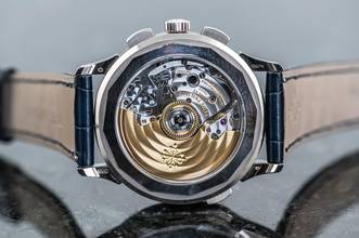 Thumbnail von Patek Philippe World Time Chronograph 5930G-001 | Full Set 2018 | Whitegold