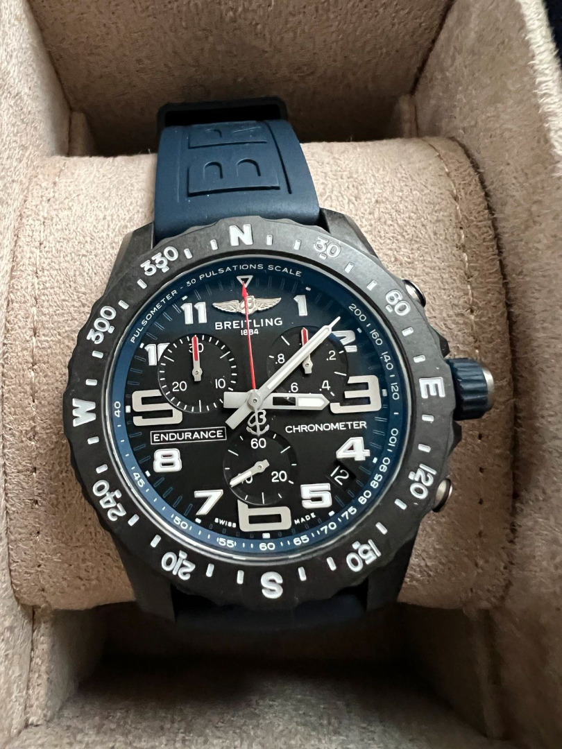 Breitling Endurance Dunkelblau 44mm