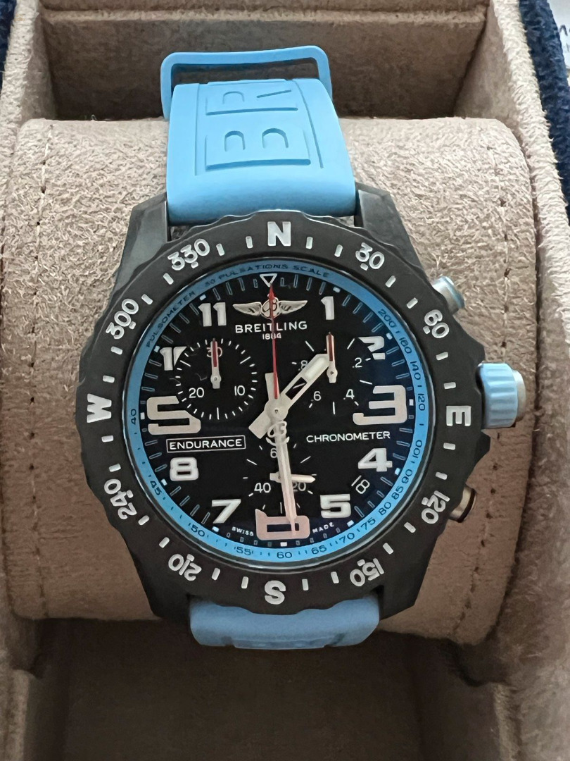 Breitling Endurance 44mm Hellblau