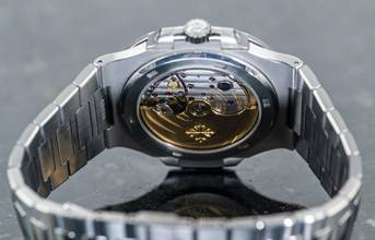 Thumbnail von Patek Philippe Nautilus 5711/1A-011 | rare Caliber 26-330 | German Full Set 2019 | white dial | Steel