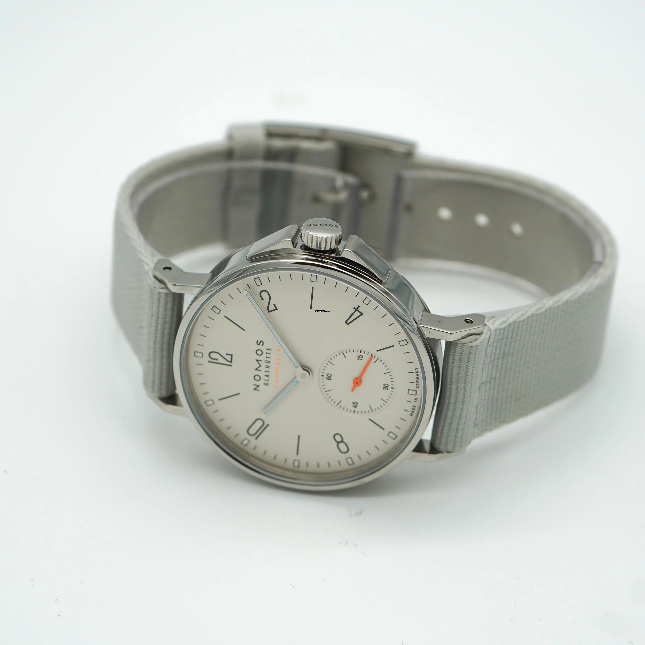 NOMOS Ahoi Neomatik 560 </h1>