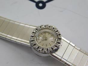 Thumbnail von Patek Philippe Damenuhr massiv 18 Karat Weißgold Handaufzug mit original Brillantbesatz </h1>