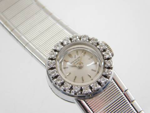  Patek Philippe Damenuhr massiv 18 Karat Weißgold Handaufzug mit original Brillantbesatz </h1> 