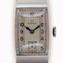 Thumbnail von Omega Gents Wristwatch Curvex </h1>