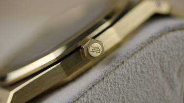 Thumbnail von Audemars Piguet Royal Oak Jumbo 20th Anniversary - Yellow Gold - Black Dial - Full Revison - like New - 1993