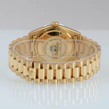 Thumbnail von Rolex Day-Date 36 18048 President Factory Silver diamonds dial Full Set 1980’s </h1>