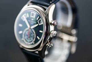 Thumbnail von Patek Philippe Annual Calendar Chronograph 5960G | Full Set 2022 | blue dial | White gold </h1>