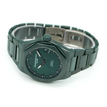  Girard Perregaux Laureato Aston Martin Laureato 42mm 