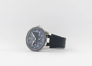 Thumbnail von Ulysse Nardin Executive Dual Time 243-20/43 </h1>