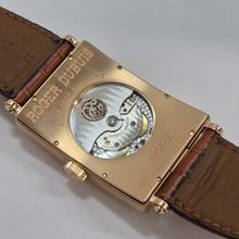 Thumbnail von Roger Dubuis Much More Perpetual Calendar Moonphase Ouro Rosé XL Automático