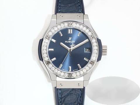  Hublot Classic Fusion Blue 33mm 581.nx.7170.lr.1104 Titan Diamanten Damen Blue Dial </h1> 