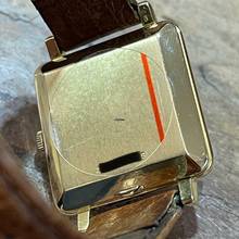 Thumbnail von IWC Square </h1>