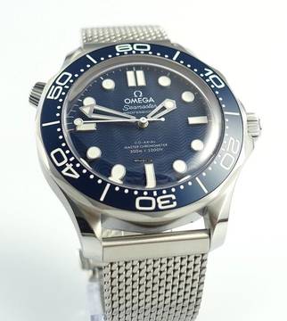  Omega Seamaster Diver 300 M James Bond 60Th Aniversary 210.30.42.20.03.002 