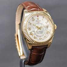 Thumbnail von Rolex Sky-Dweller Silver Roman Dial Gelbgold 2015 LC EU