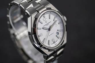 Thumbnail von Vacheron Constantin Overseas 47040 | Full Set | VC Service 2021 | Steel | white dial </h1>