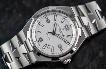 Thumbnail von Vacheron Constantin Overseas 47040 | Full Set | VC Service 2021 | Steel | white dial </h1>
