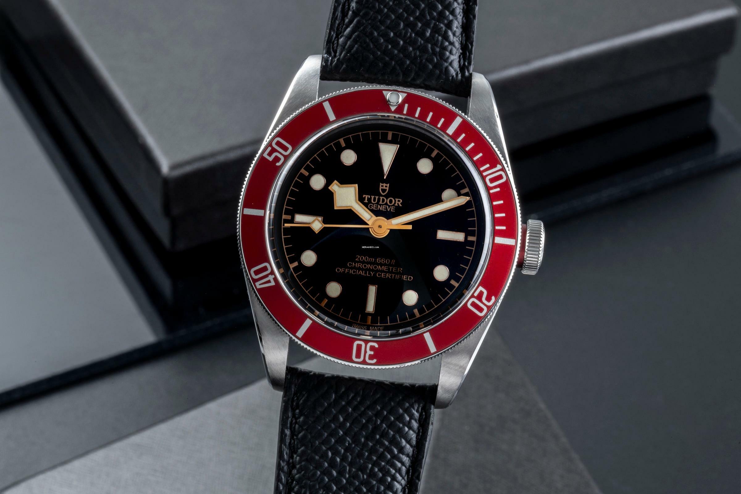 Tudor Black Bay Red Bezel Edelstahl Automatik Herrenuhr Ref. 79230