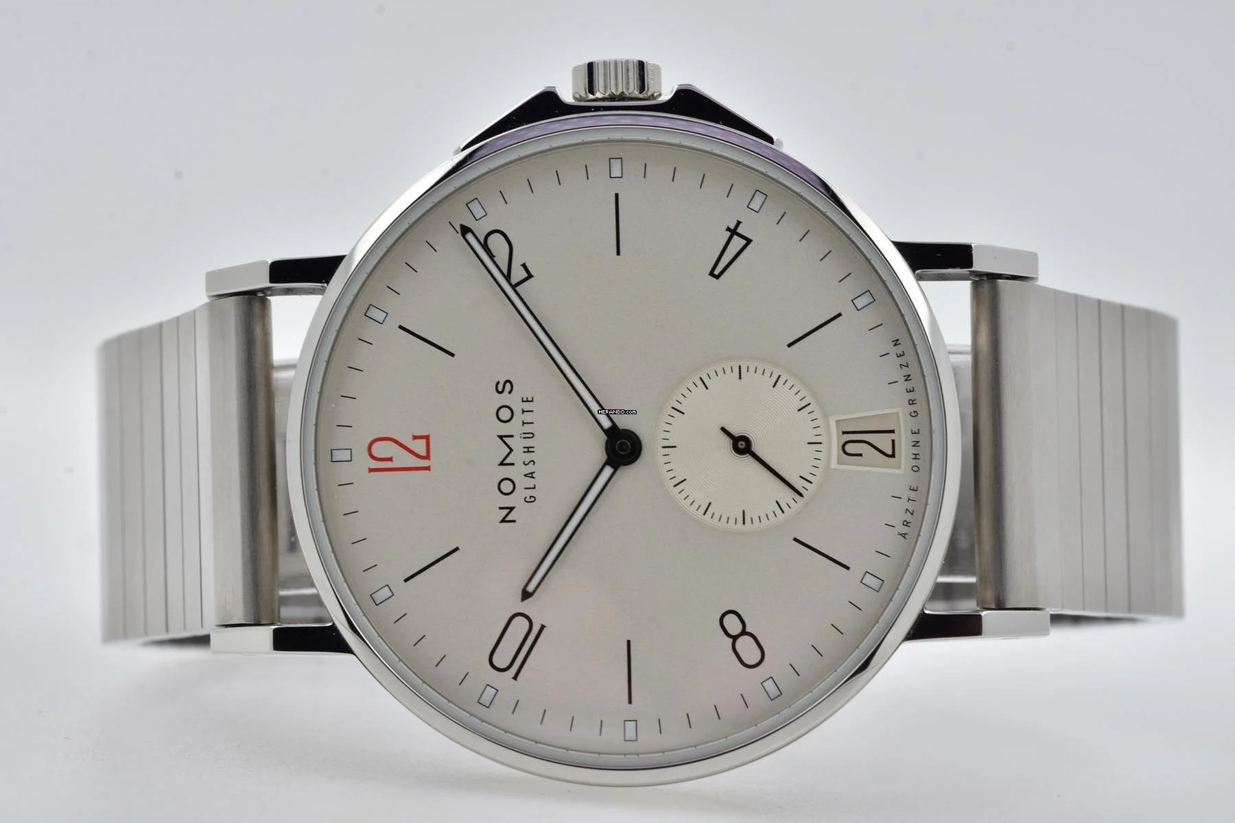 NOMOS Ahoi Datum Ärzte Ohne Grenzen Limited Edition Date 40mm 551.S2 Ahoi </h1>