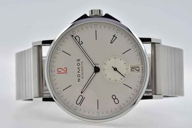  NOMOS Ahoi Datum Ärzte Ohne Grenzen Limited Edition Date 40mm 551.S2 Ahoi </h1> 