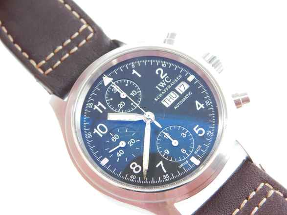  IWC Fliegeruhr Chronograph Fliegerchronograph 3706 Automatik 39 mm im TOP Zustand mit schwarzem Zifferblatt Day Date 