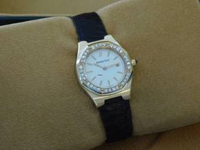 Thumbnail von Audemars Piguet Royal Oak 18 Karat Gelbgold Royal Oak Medium mit original Brillantbesatz,Datum 28 mm Faltschließe </h1>