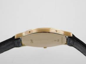 Thumbnail von Cartier 18 Karat Gelbgold Acarde mit original Paris Blatt Medium Handaufzug 27 x 34 mm </h1>