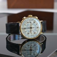 Thumbnail von Omega Classic Chronograph Oversize 37MM caliber 33.3 CHRO yellow gold 18KT 1941’s </h1>