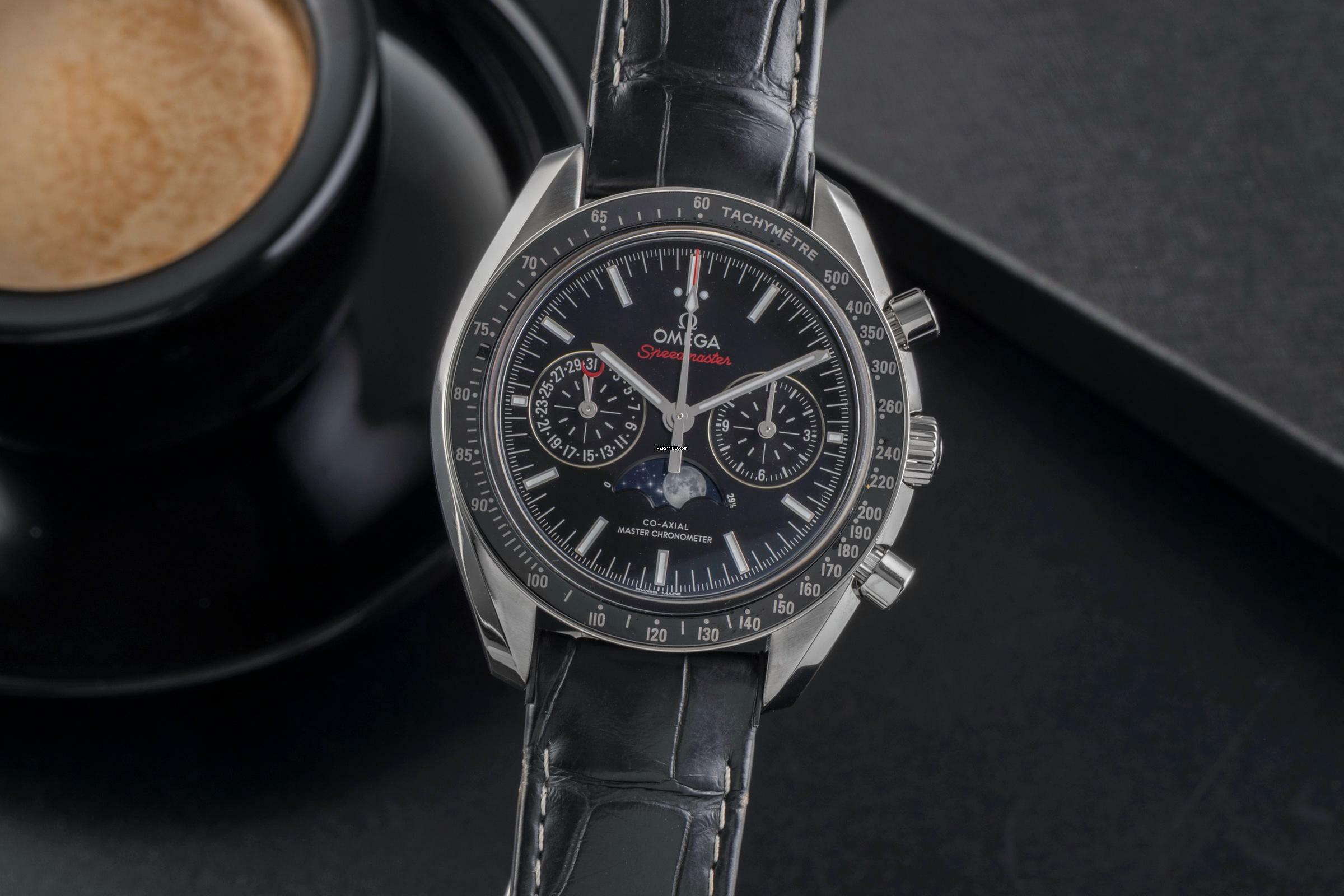 Omega Speedmaster Moonphase Moonwatch Mondphase 304.33.44.52.01.001 B&P