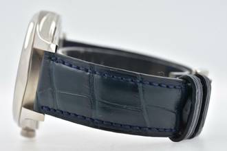 Thumbnail von H.Moser & Cie. Endeavour Flying Hours Funky Blue 1806-0200 Limited Edition 60pcs 18k White Gold </h1>