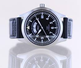 Thumbnail von IWC Fliegeruhr Spitfire UTC TZC Black Dial Tritium Spitfire Lederband GMT </h1>