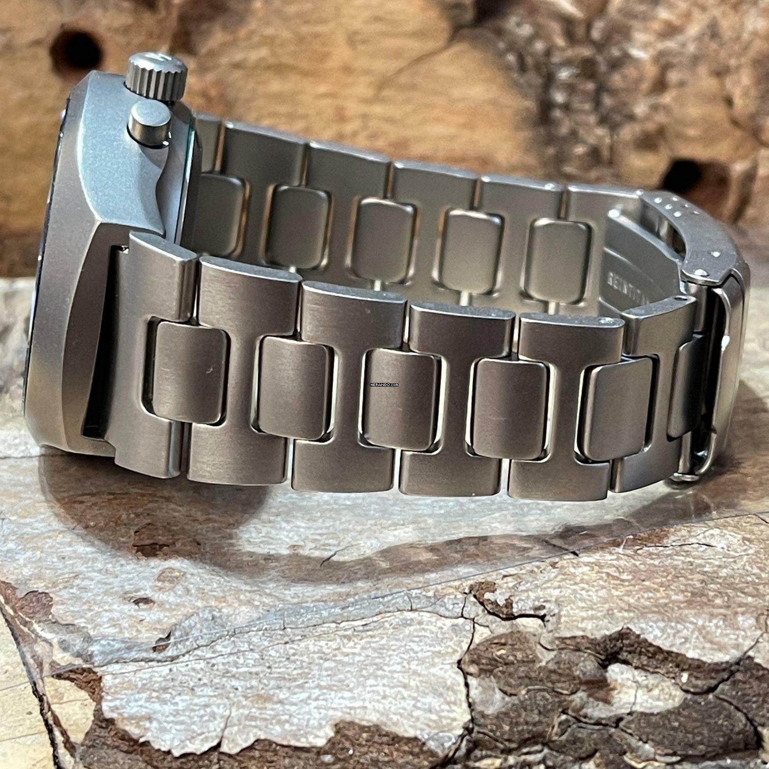 Sinn 157 Ti Titanchronograph - Ref. 157 Ti - Lemania 5100 </h1>