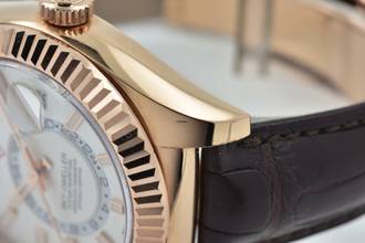 Thumbnail von Rolex Sky-Dweller 326135 18k Rose Gold White Dial Full Set