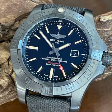  Breitling Avenger Blackbird Avenger Blackbird 48 - FULLSET 2019 LC00 - Titan DLC - Ref. V1731010  