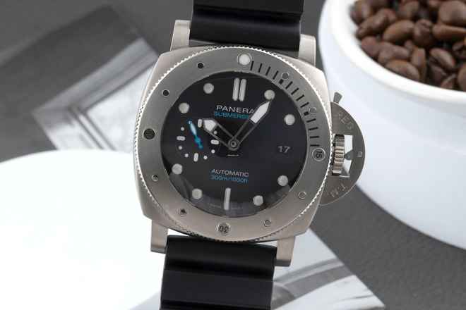  Panerai Submersible Titanio 47mm Automatik Herrenuhr Ref. PAM01305 B&P 2019  