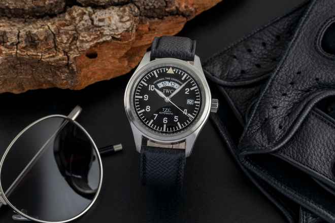  IWC Fliegeruhr Spitfire UTC Pilot UTC TZC Edelstahl Automatik Black Dial Herrenuhr Ref. IW325102  