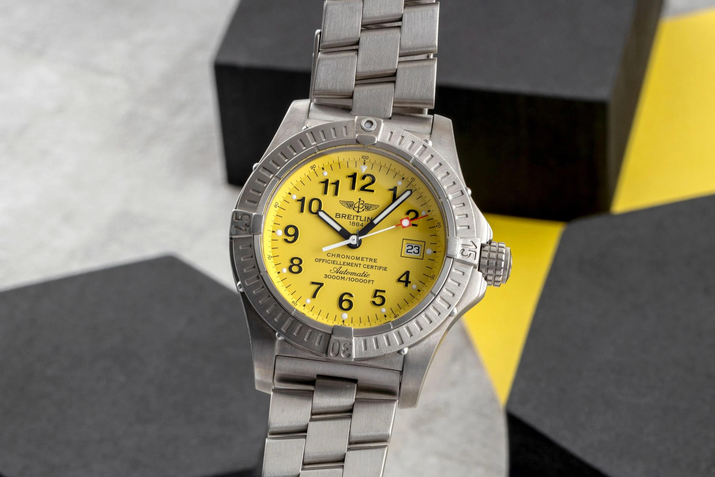 Breitling Avenger Seawolf 44 Automatik Datum Titan Herrenuhr Ref. E17370