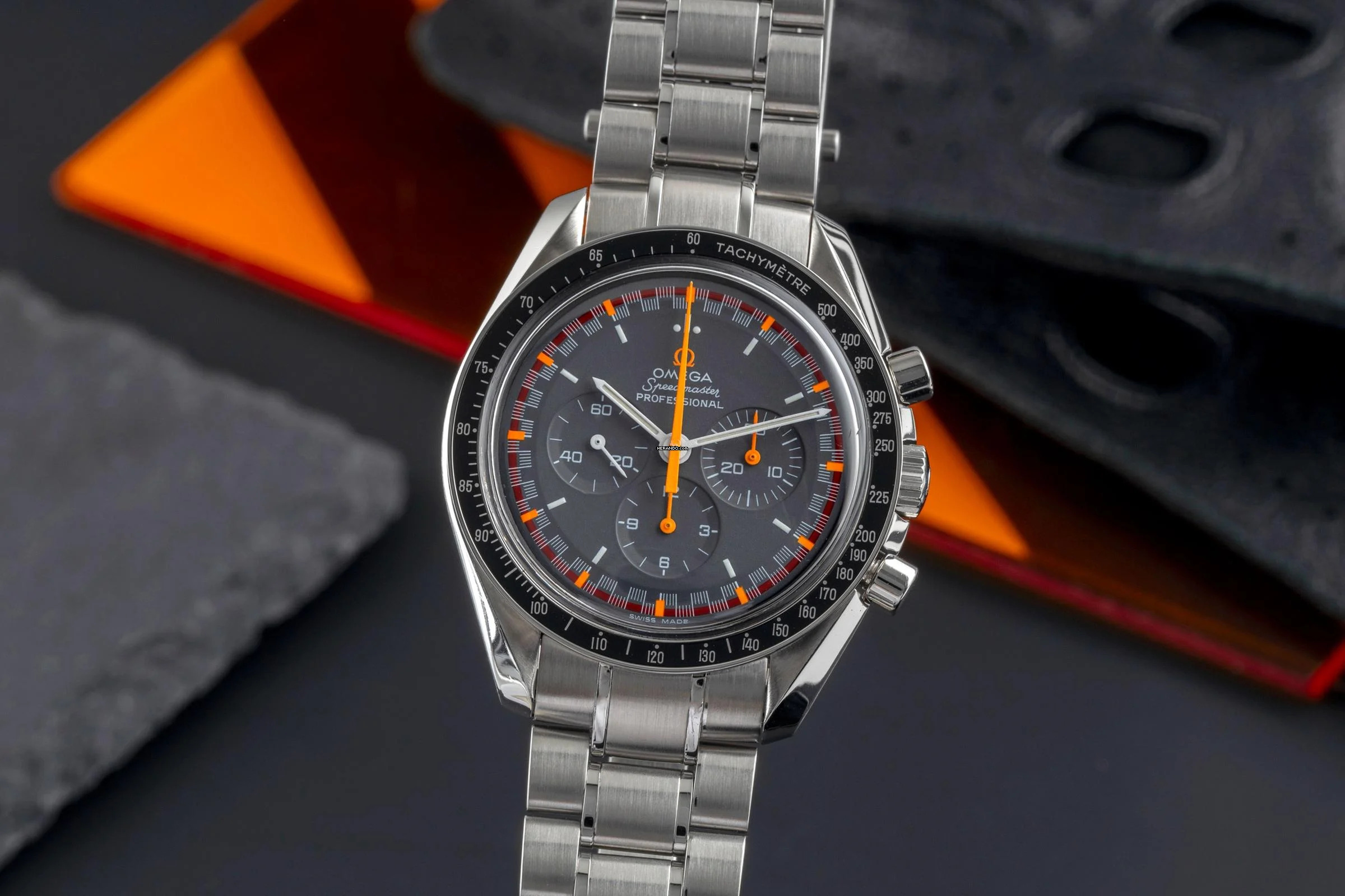 Omega Speedmaster Racing Japan Racing Dial Chronograph Herrenuhr Ref. 3570.40.00